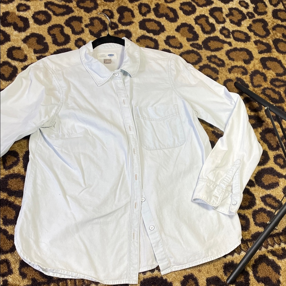 Old Navy Classic lite blue denimButton-Down ShirtWomen’sMediumLong Sleeve Cotton